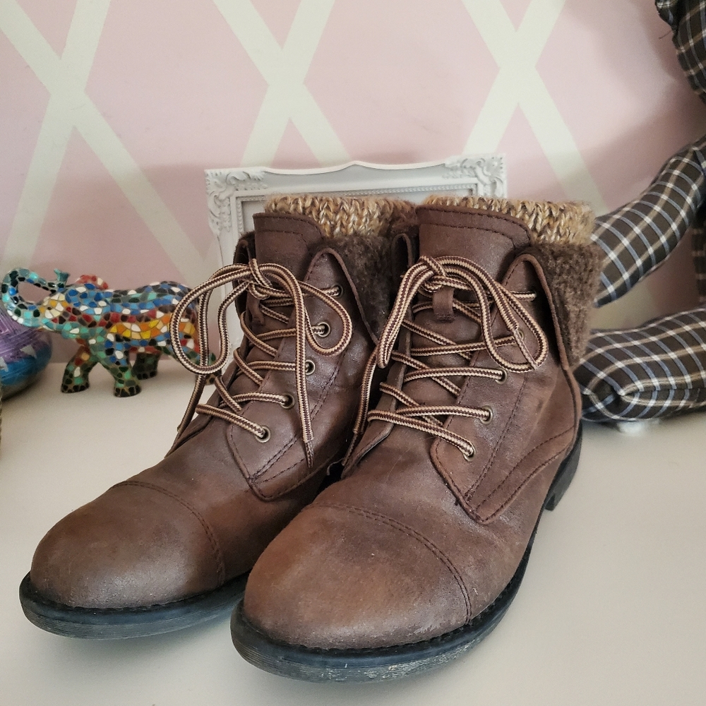 Cliffs Brown Booties